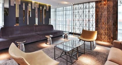 Cozy 1BR Apt with Billiards near Alexandra Theatre