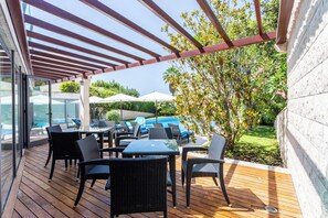 Outdoor dining - Apartment 3-Villa Keti - Pool  & Wellness with Saunas, Jacuzzi and Gym (Splitska)