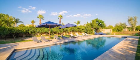 ファミリー ヴィラ 6 ベッドルーム バルコニー (Villa Vallone Luxury With Pool) | プライベートプール