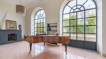 Family Villa, 6 Bedrooms, Balcony (Villa Vallone Luxury With Pool) | Interior