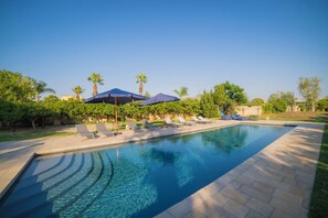 Piscina a l'aire lliure de temporada 