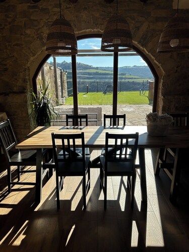 Casa Rural con Jardín, Increibles Vistas, Piscina, Bbq, 5hab. con 5 Baños