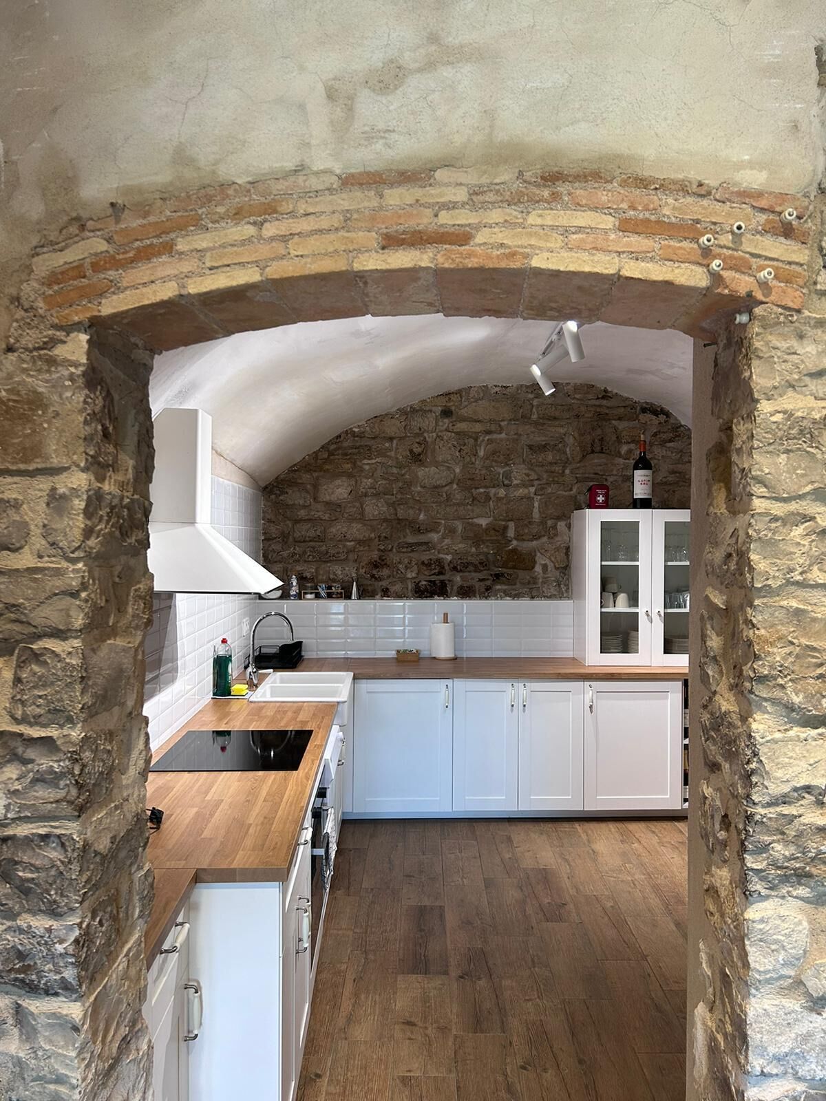 Micro-ondes, four, plaque de cuisson, lave-vaisselle