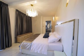 4 bedrooms, iron/ironing board, WiFi, bed sheets - Luxurious and private villa,4km to Entebbe international airport and 2km to town (Entebbe)