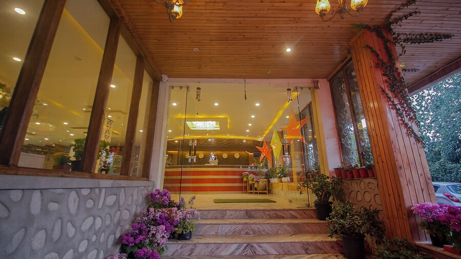 Mount Queens Hill Resort & Spa