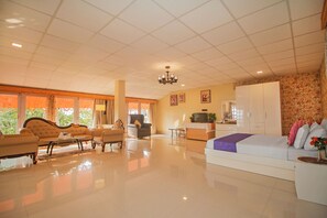 Presidential Suite | Iron/ironing board, free WiFi - Mount Queens Hill Resort & Spa (Kurseong)