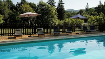 Piscine extérieure (ouverte en saison)