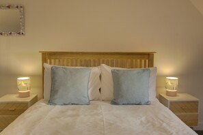 2 bedrooms, iron/ironing board, bed sheets