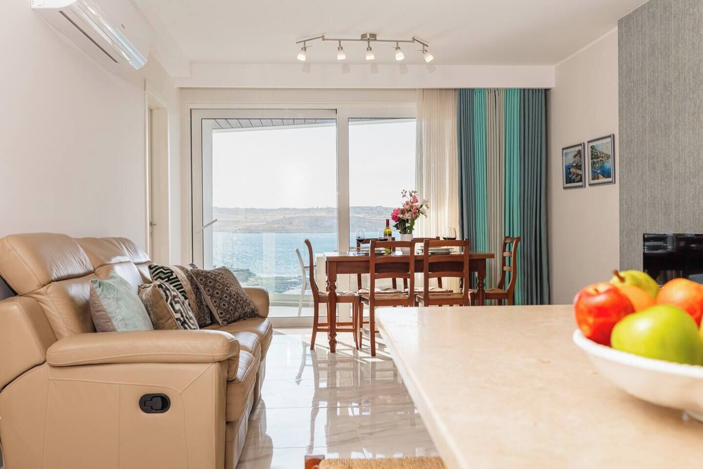 Télévision, espaces bureaux, imprimantes