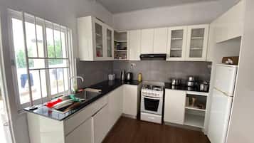 House | Private kitchen | Fridge, oven, stovetop, electric kettle