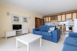 Appartement Standard, 2 chambres, balcon | Coin séjour