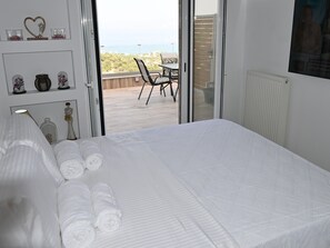 2 slaapkamers, een strijkplank/strijkijzer, gratis wifi, beddengoed