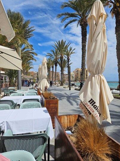 Beachfront apartment in Torrevieja