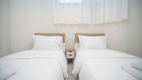 2 bedrooms, in-room safe, iron/ironing board, travel crib