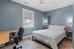 4 bedrooms, desk, iron/ironing board, free WiFi - By George Waterfront - 4BR Amazing Canalfront Home - Dock & Boat Ramp! (Surf City)