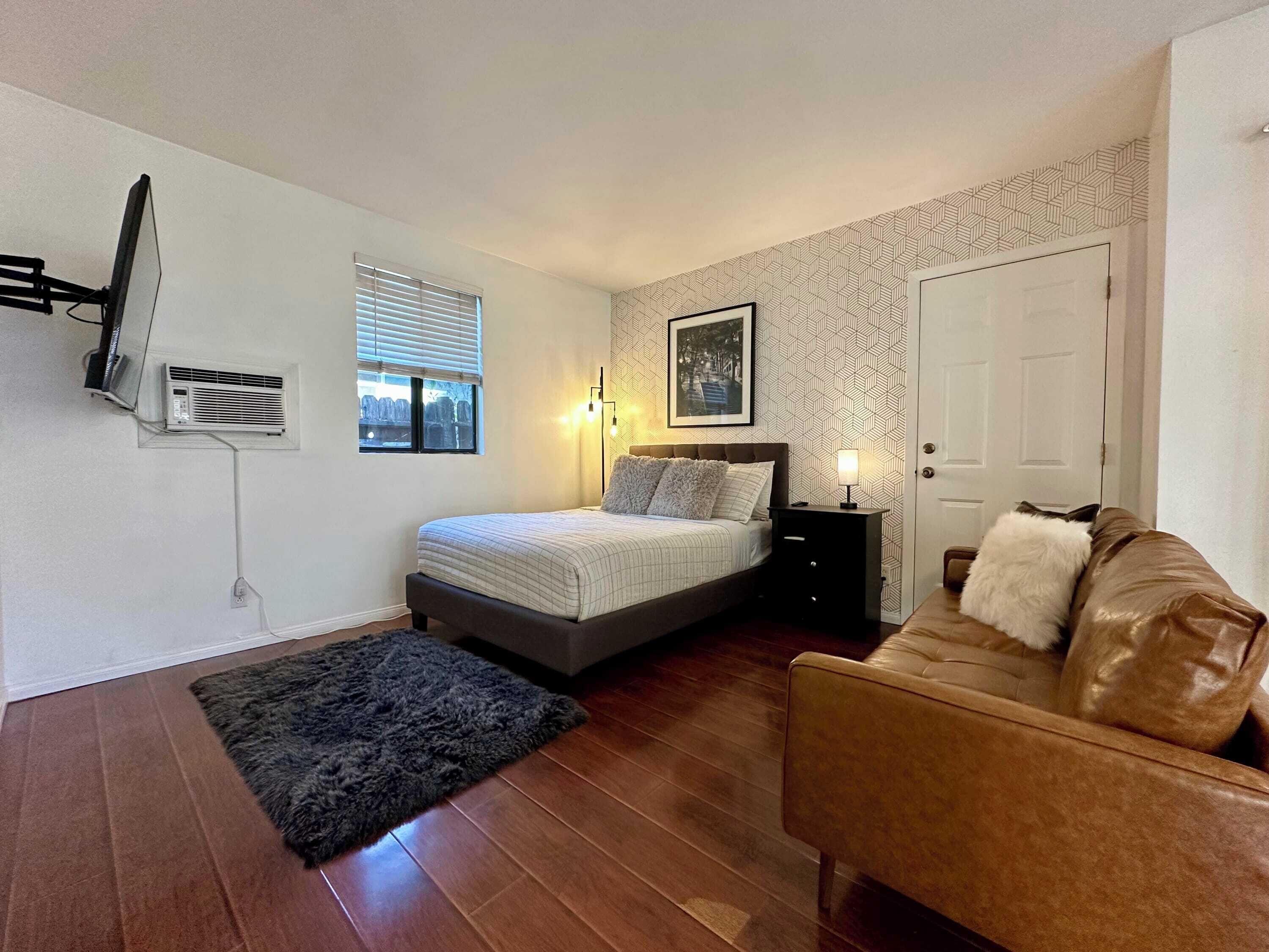 Cozy Elegant Studio S