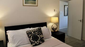 2 habitaciones, tabla de planchar con plancha y acceso a internet