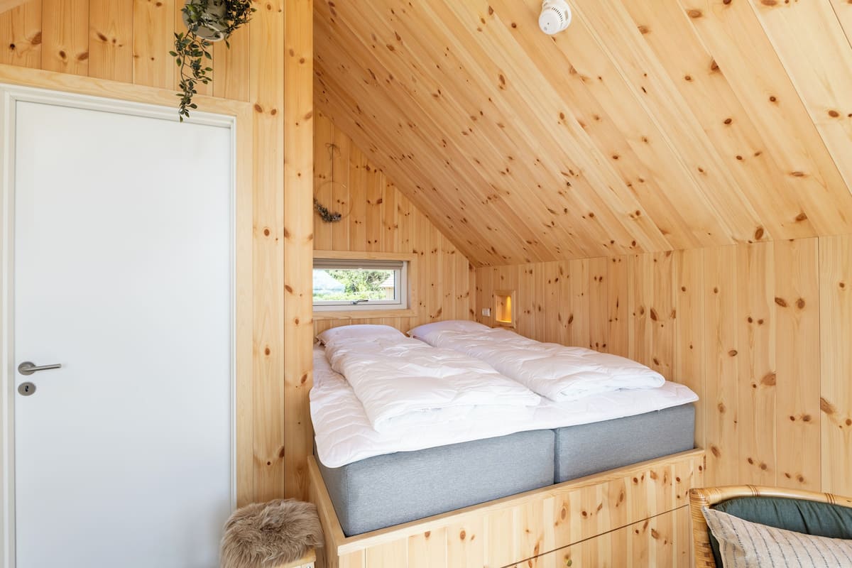 1 chambre, espace de travail pour ordinateur portable