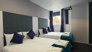 Deluxe Twin Room, 2 Double Beds, Non Smoking, Ensuite | Desk, iron/ironing board, free WiFi, bed sheets