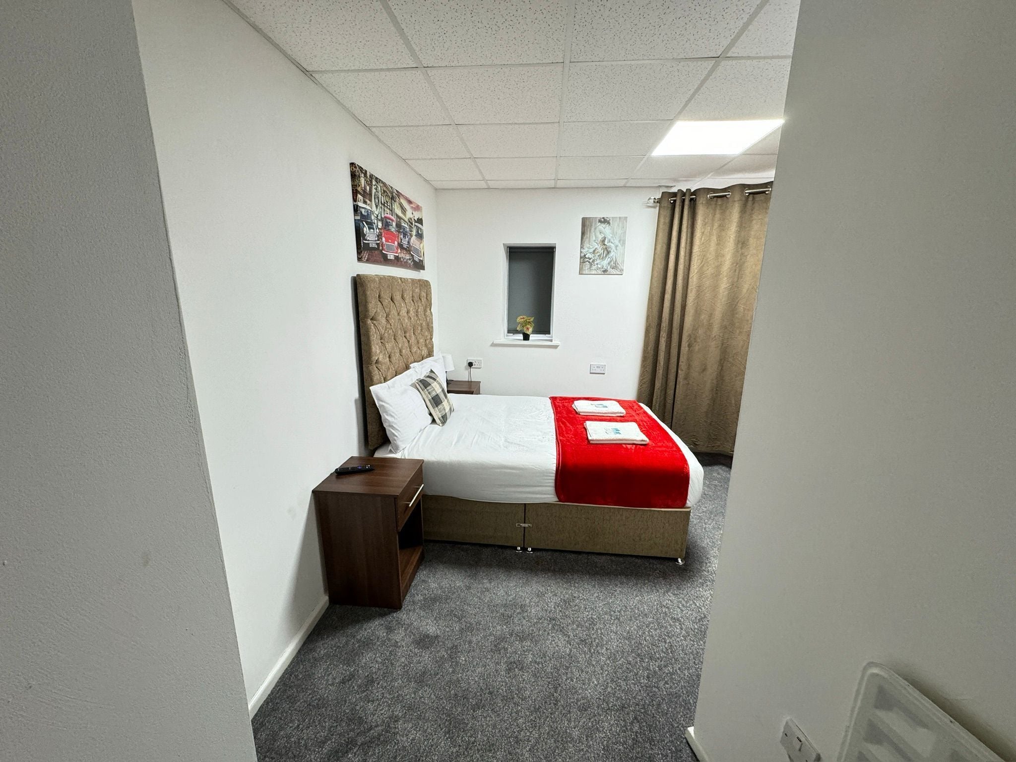 Iron/ironing board, free WiFi, bed sheets