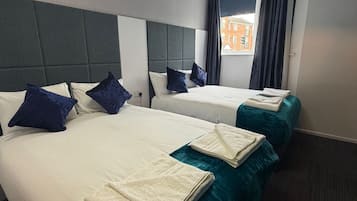 Deluxe Twin Room, 2 Double Beds, Non Smoking, Ensuite | Desk, iron/ironing board, free WiFi, bed sheets