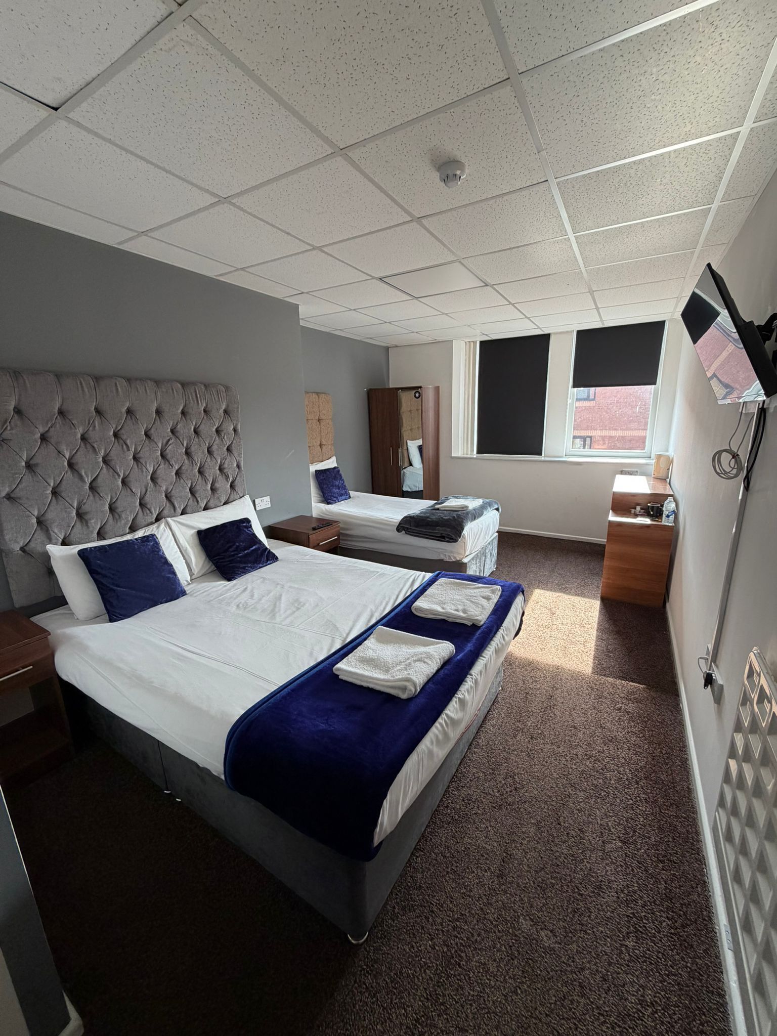 Family Room, Multiple Beds, Non Smoking, Ensuite | Iron/ironing board, free WiFi, bed sheets