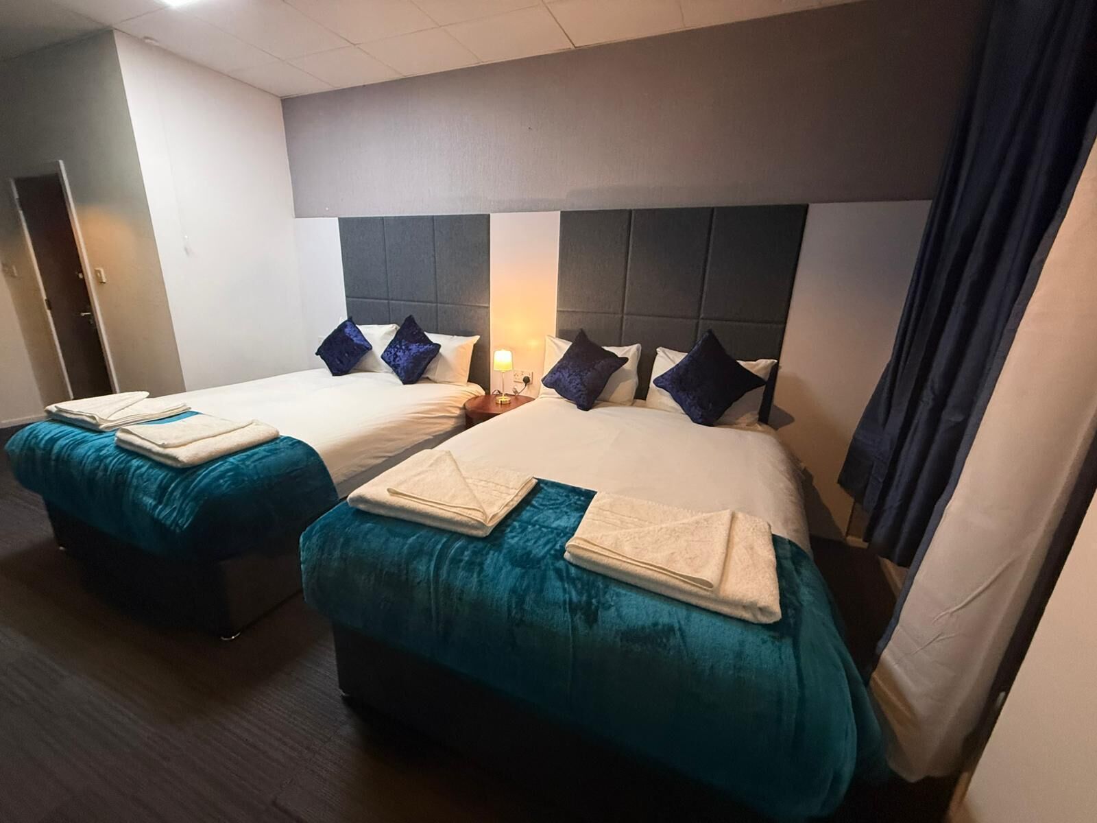 Deluxe Twin Room, 2 Double Beds, Non Smoking, Ensuite | Desk, iron/ironing board, free WiFi, bed sheets