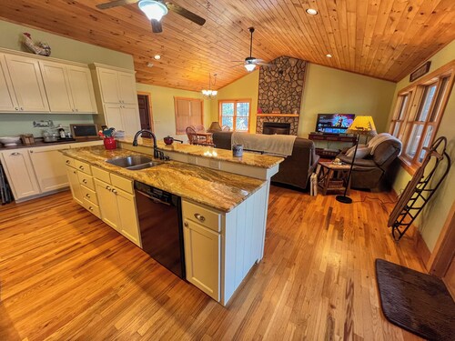 Unwind in a Hot Tub Under Snow-Dusted Pines This December @ Whispering Pines