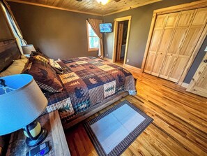 3 bedrooms, iron/ironing board, free WiFi, bed sheets