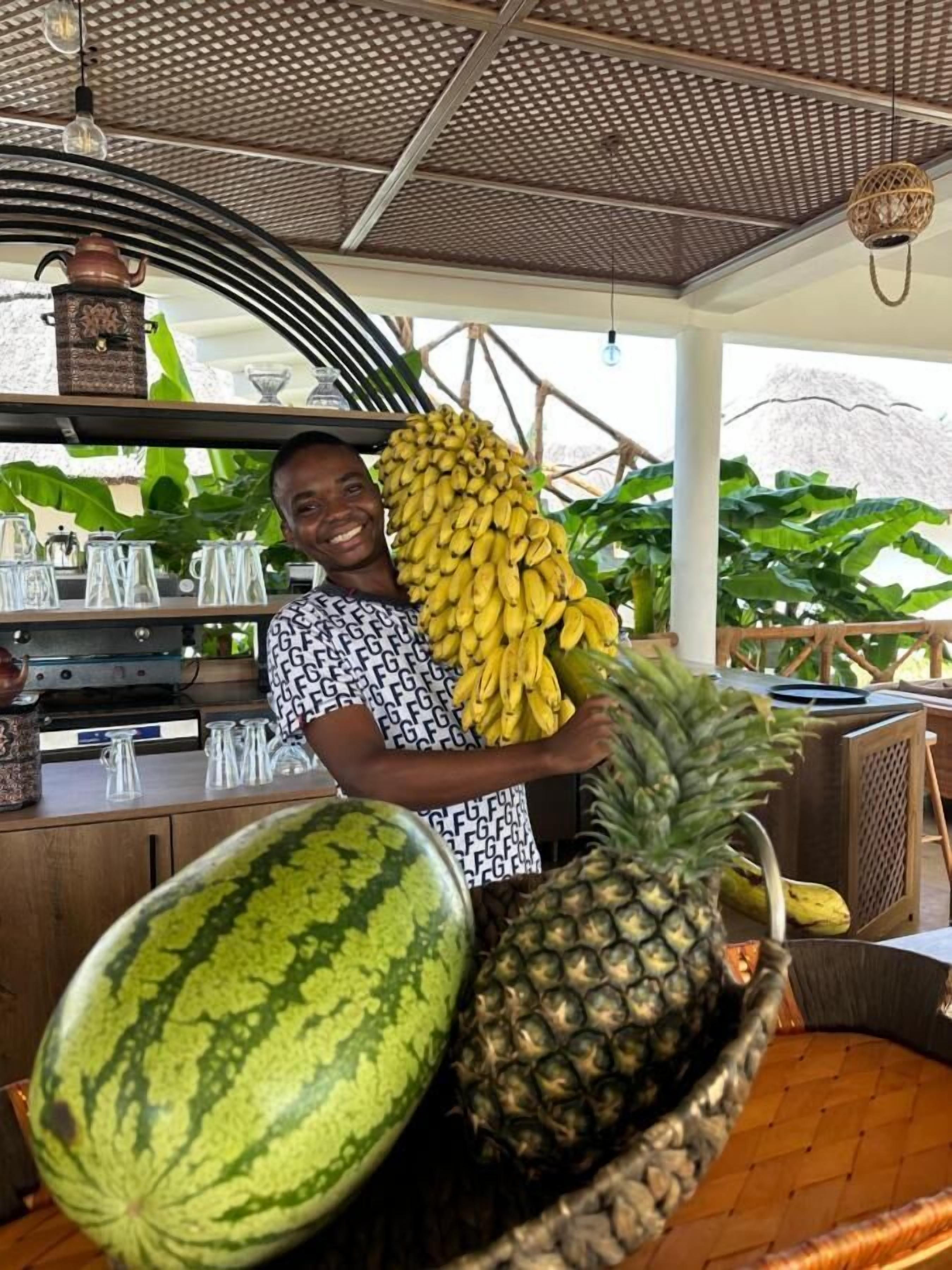 Breakfast, lunch, dinner served; Turkish cuisine, beach views 