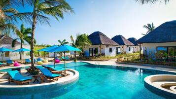 2 piscinas al aire libre