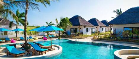 2 piscinas al aire libre