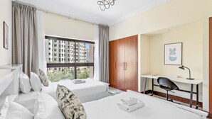 3 habitaciones, escritorio, tabla de planchar con plancha y wifi gratis 