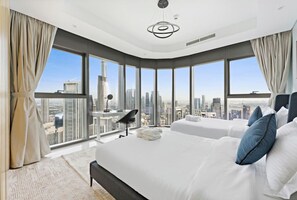 3 bedrooms, desk, iron/ironing board, WiFi - Stonetree - Paramount Tower Hotel & Residences 3 BR - Paranoramic View (Business Bay)