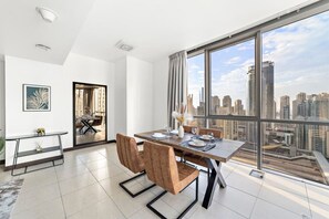 Dining - StoneTree - Indigo Tower 1BR - Panoramic View (Jumeirah Lake Towers)