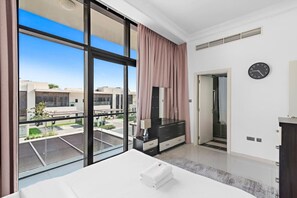 3 habitaciones, tabla de planchar con plancha y wifi