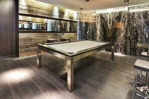 Games room - Studio 2BR Apt with GYM, Close to CN Tower (Toronto)