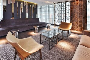 Interior - Studio 2BR Apt with GYM, Close to CN Tower (Toronto)