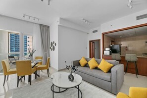 TV - StoneTree - Marina Pinnacle 1BR - Homelike Apartment (Dubai Marina)