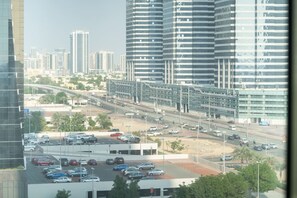 الإطلالة من المنشأة