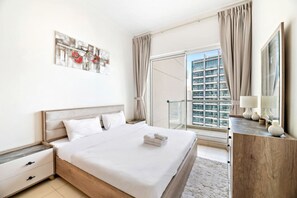 1 dormitorio, tabla de planchar con plancha, wifi