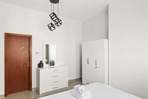 1 bedroom, iron/ironing board, WiFi