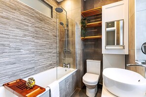 Apartment | Bathroom