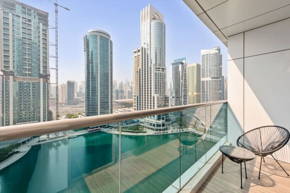 Property grounds - StoneTree - MBL Residence 1BR - Stylish Apartment (Jumeirah Lake Towers)
