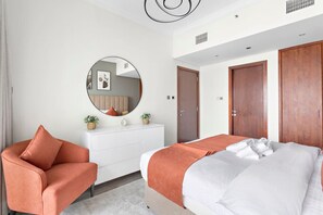 1 bedroom, iron/ironing board, WiFi, bed sheets - Amazing 1BR with Lake View (Jumeirah Lake Towers)