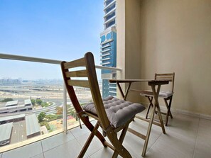 Property grounds - Amazing 1BR with Lake View (Jumeirah Lake Towers)