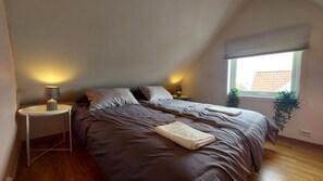 3 habitaciones, caja de seguridad en la habitación y escritorio 