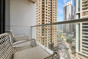 Property grounds - StoneTree - GoldCrest Views 2 Studio - Family-friendly Community (Jumeirah Lake Towers)