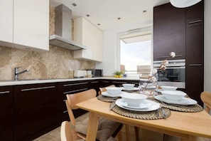 Fridge, microwave, oven, stovetop