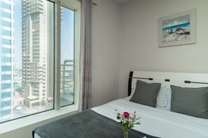 Iron/ironing board, free WiFi - StoneTree - Icon 1 Studio - Family-Friendly Location (Jumeirah Lake Towers)